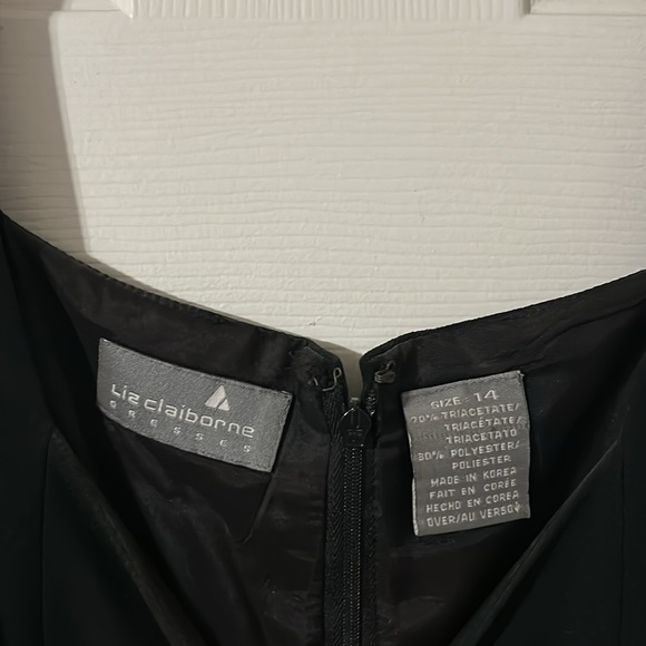 Liz Claiborne Dress - silhouette style with bottom slit - Picture 2 of 8